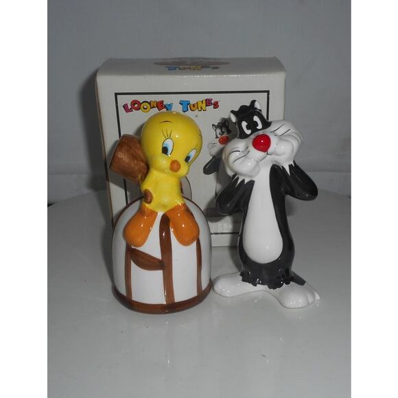Vintage Ceramic Tweety Bird Sylvester Salt Pepper Shaker Set 1993 Looney Tunes - Picture 1 of 9